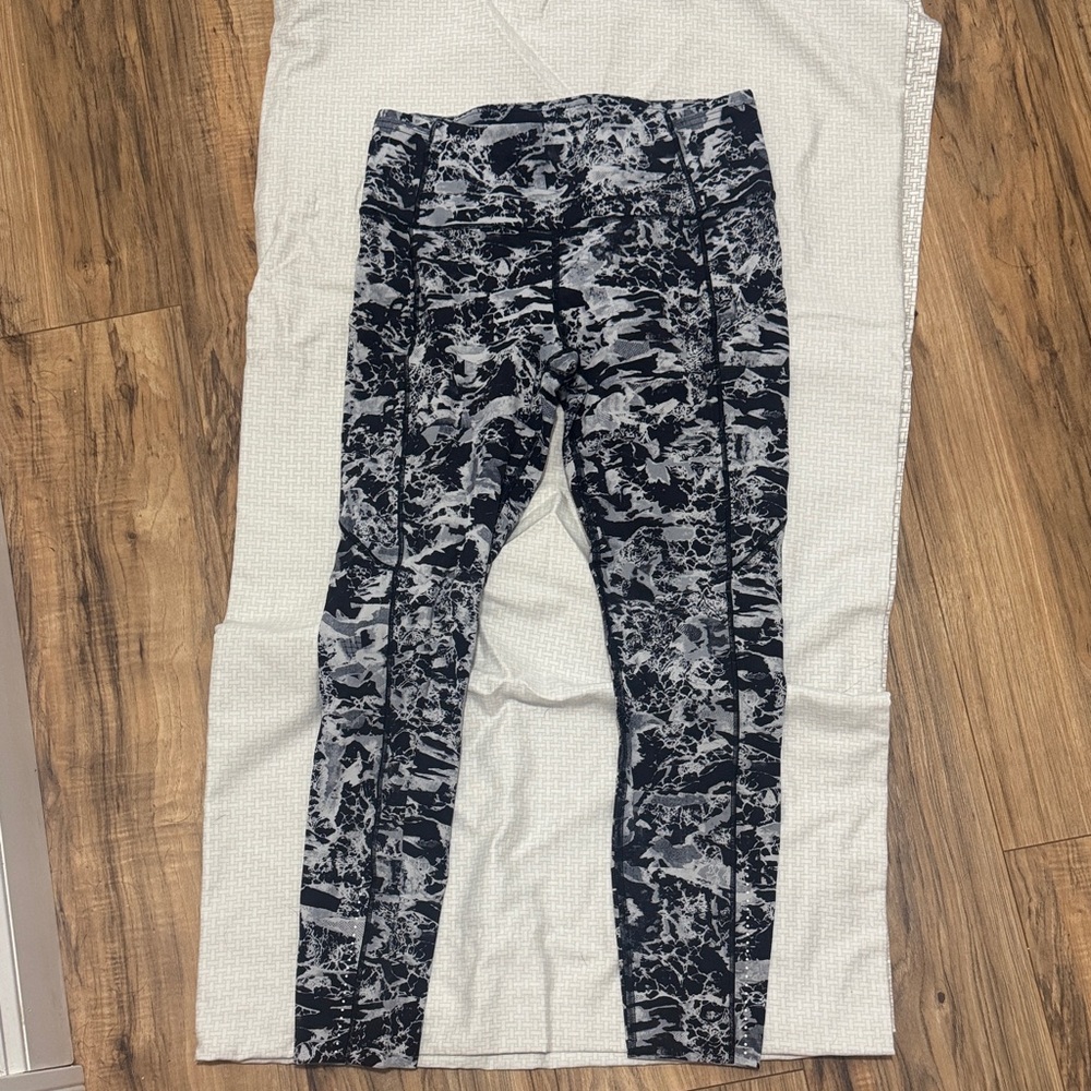 lululemon athletica Black and Gray Patterned Leggings